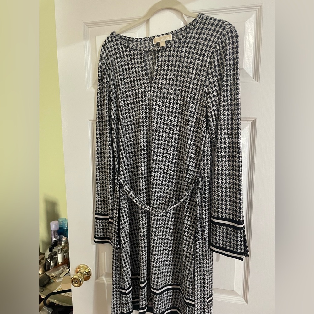 Michael Kors Black and White Houndstooth Long Sleeve Dress